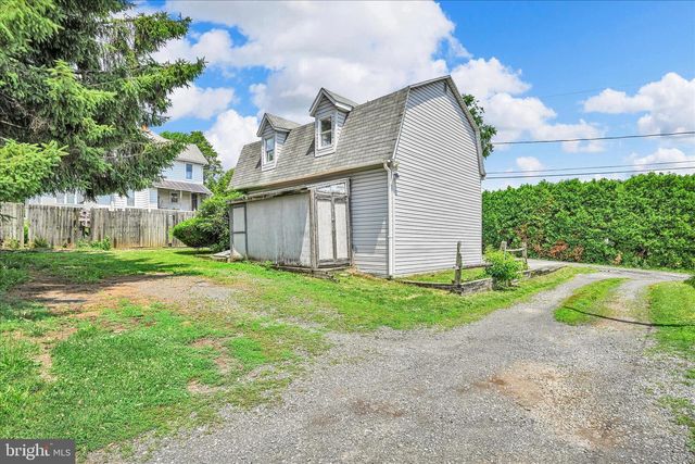 2114-R SPRING, West Lawn, PA 19609