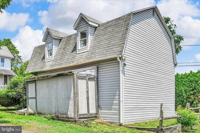 2114-R SPRING, West Lawn, PA 19609