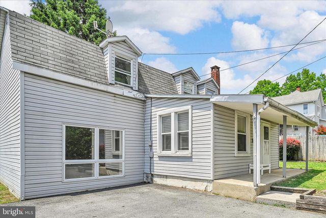 2114-R SPRING, West Lawn, PA 19609