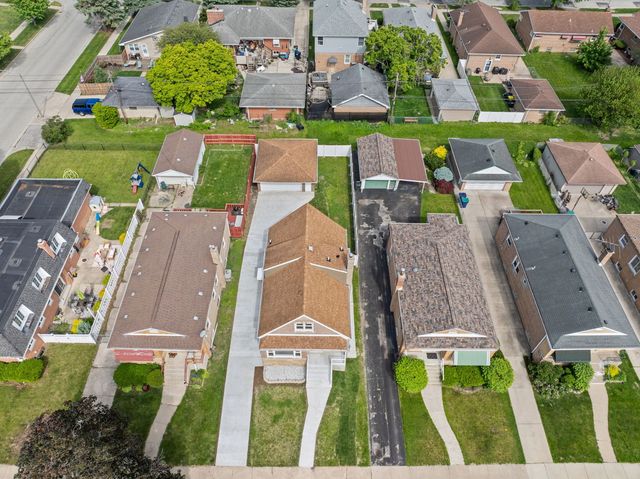 9411 S Springfield Avenue, Evergreen Park, IL 60805