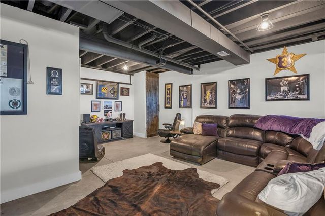 7904 N Spruce Avenue, Kansas City, MO 64119