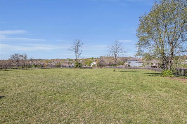 7904 N Spruce Avenue, Kansas City, MO 64119