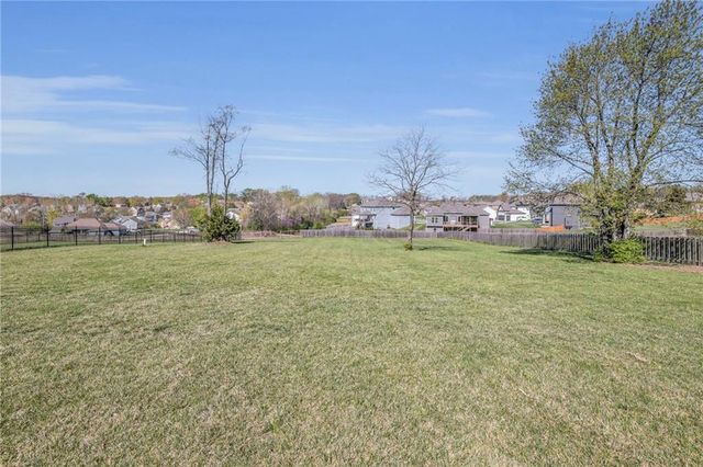7904 N Spruce Avenue, Kansas City, MO 64119