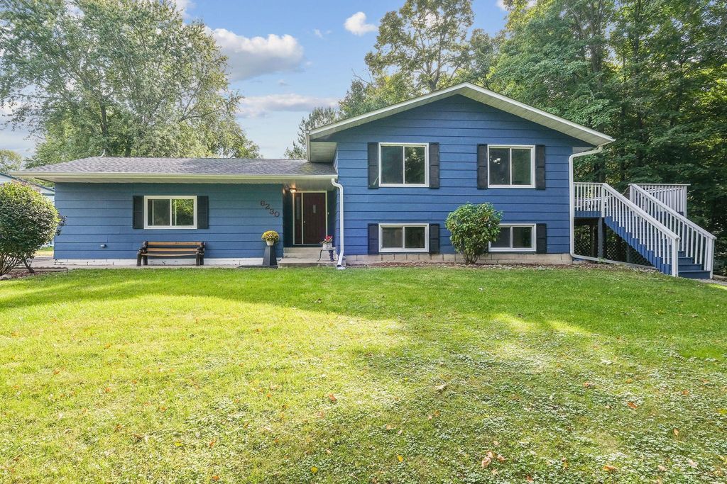 6230 Lake Sarah Heights Drive, Greenfield, MN 55373