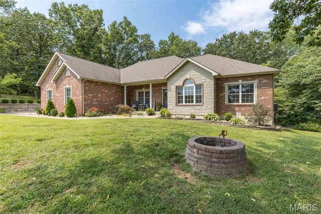 3305 Magnolia Lane, Festus, MO 63028