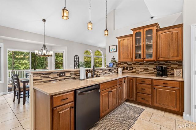 3305 Magnolia Lane, Festus, MO 63028