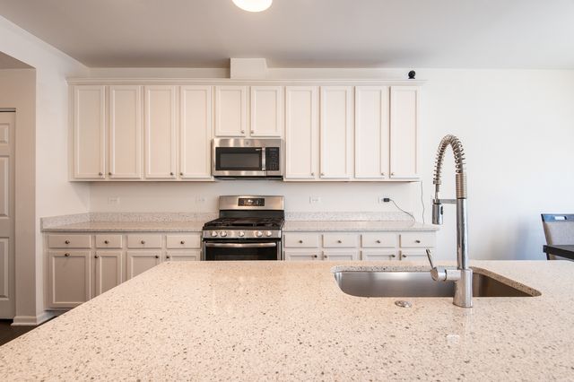 4139 Winslow Court, Aurora, IL 60504