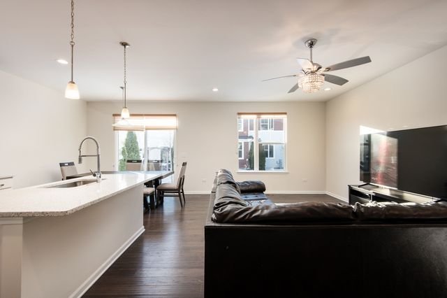 4139 Winslow Court, Aurora, IL 60504