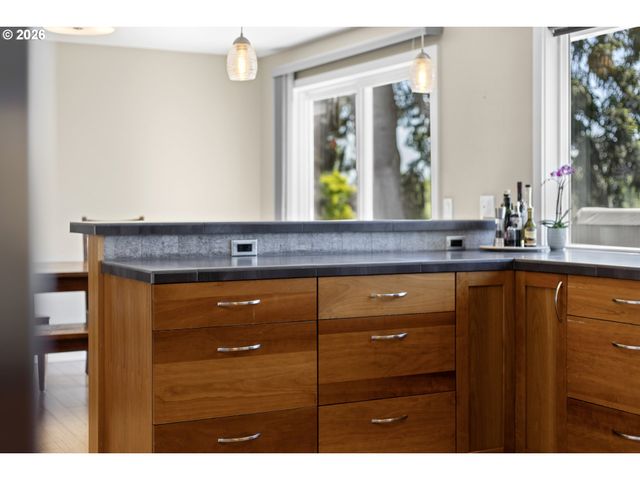 17333 Se COLINA VISTA Ave, Milwaukie, OR 97267