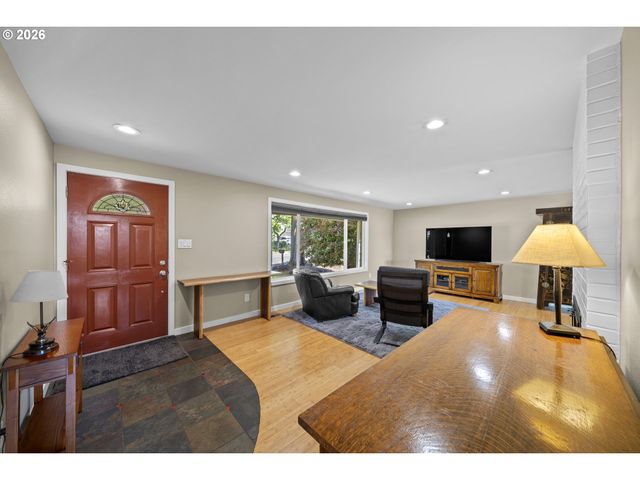 17333 Se COLINA VISTA Ave, Milwaukie, OR 97267