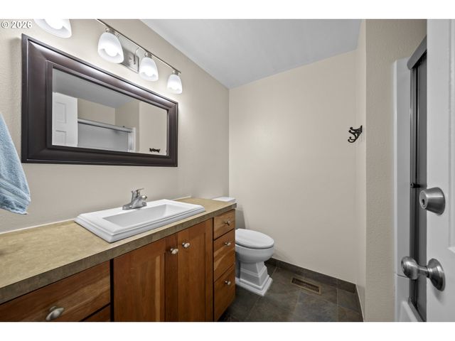 17333 Se COLINA VISTA Ave, Milwaukie, OR 97267