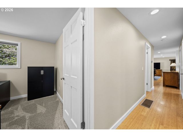 17333 Se COLINA VISTA Ave, Milwaukie, OR 97267