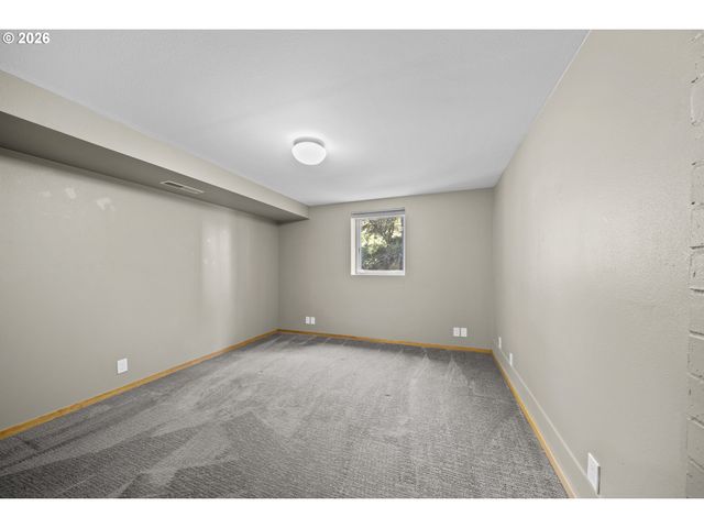 17333 Se COLINA VISTA Ave, Milwaukie, OR 97267