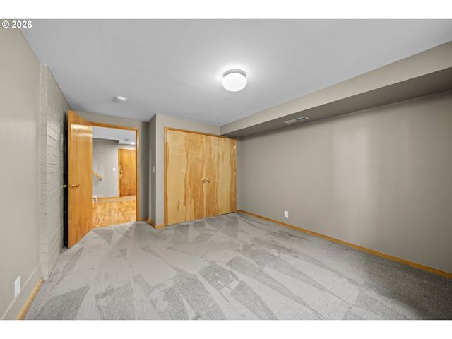 17333 Se COLINA VISTA Ave, Milwaukie, OR 97267