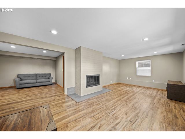 17333 Se COLINA VISTA Ave, Milwaukie, OR 97267