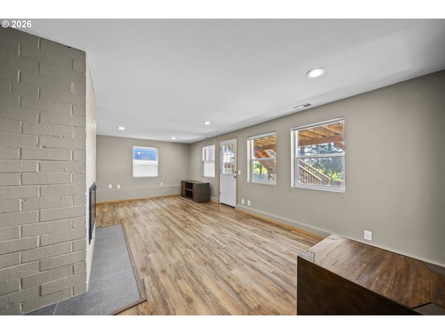 17333 Se COLINA VISTA Ave, Milwaukie, OR 97267