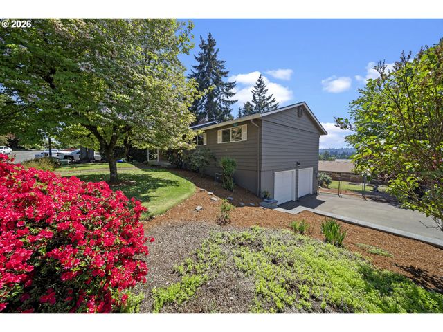 17333 Se COLINA VISTA Ave, Milwaukie, OR 97267