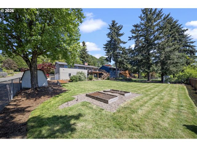 17333 Se COLINA VISTA Ave, Milwaukie, OR 97267