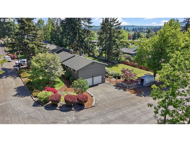 17333 Se COLINA VISTA Ave, Milwaukie, OR 97267