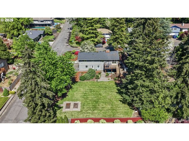 17333 Se COLINA VISTA Ave, Milwaukie, OR 97267