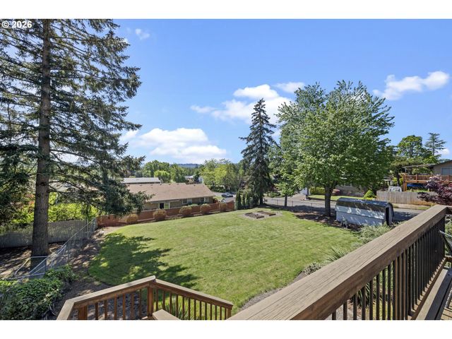 17333 Se COLINA VISTA Ave, Milwaukie, OR 97267