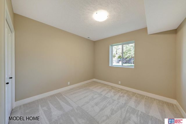 8918 Kinzie Street, Lincoln, NE 68507