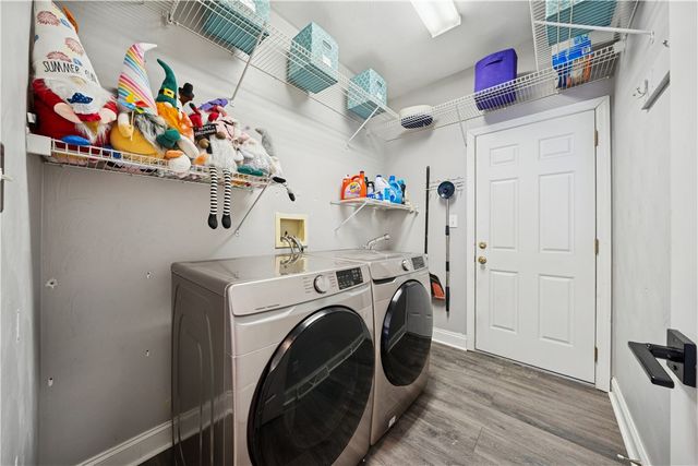 110 Cornerstone Ct, Peters Twp, PA 15367