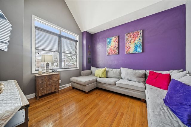 110 Cornerstone Ct, Peters Twp, PA 15367