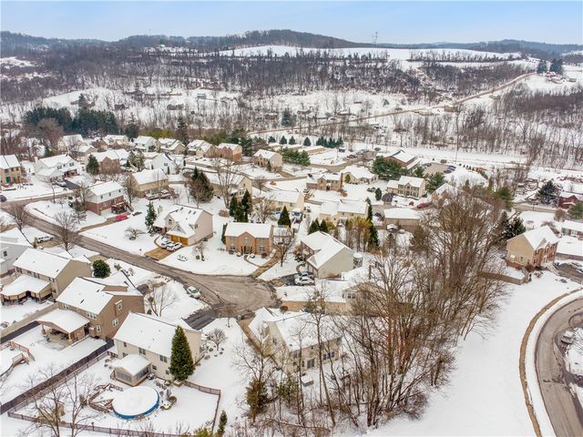 110 Cornerstone Ct, Peters Twp, PA 15367