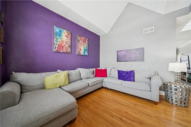 110 Cornerstone Ct, Peters Twp, PA 15367