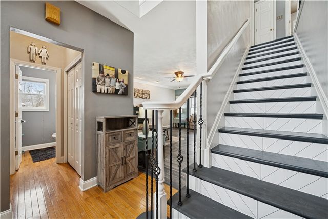 110 Cornerstone Ct, Peters Twp, PA 15367