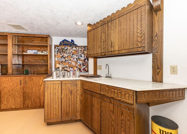 1245 36th Avenue, Rock Island, IL 61201