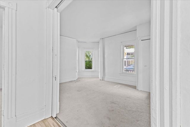 21 Hyde Street, Burlington, VT 05401