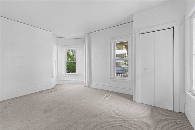 21 Hyde Street, Burlington, VT 05401