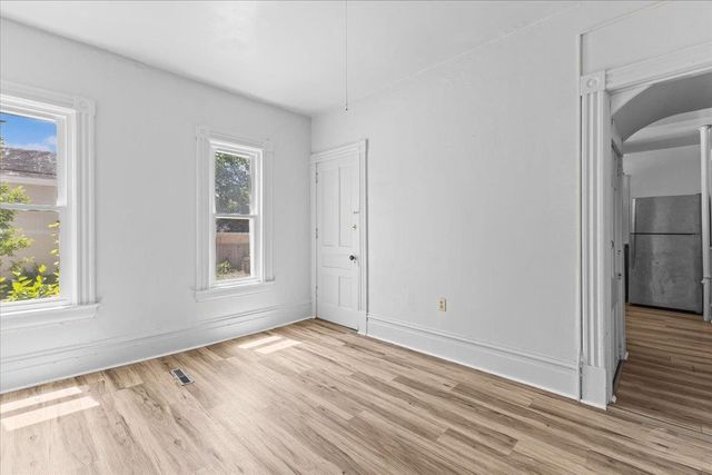21 Hyde Street, Burlington, VT 05401