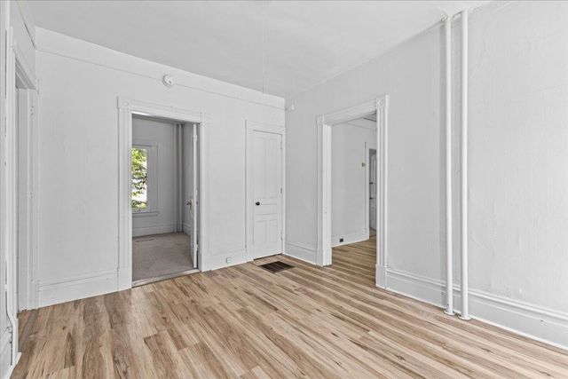 21 Hyde Street, Burlington, VT 05401