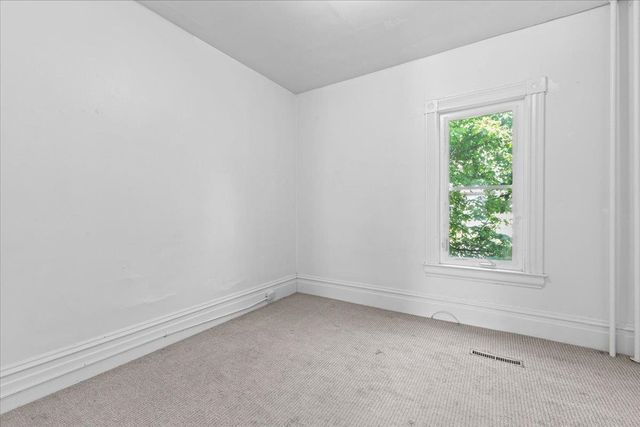 21 Hyde Street, Burlington, VT 05401