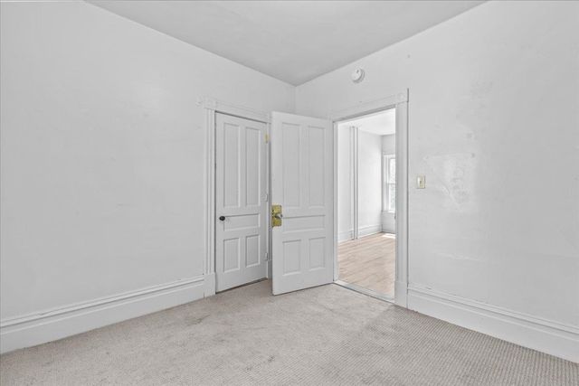 21 Hyde Street, Burlington, VT 05401