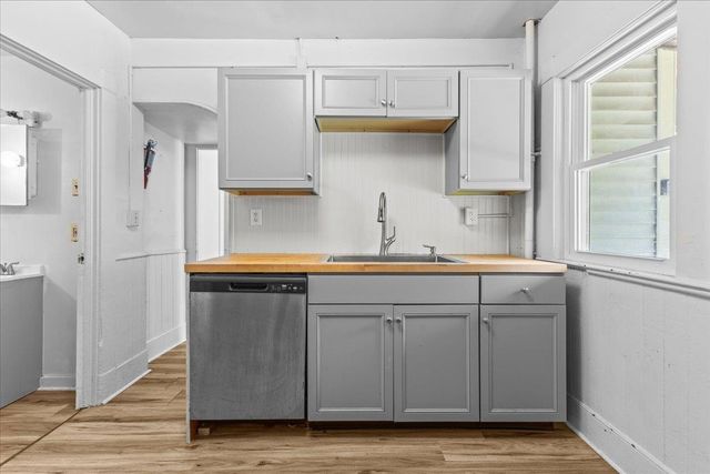 21 Hyde Street, Burlington, VT 05401