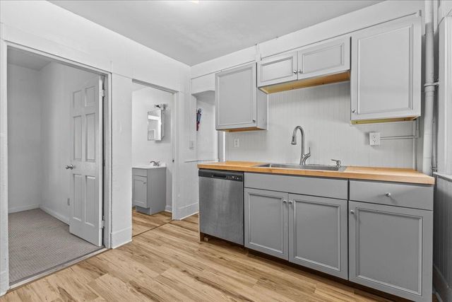 21 Hyde Street, Burlington, VT 05401