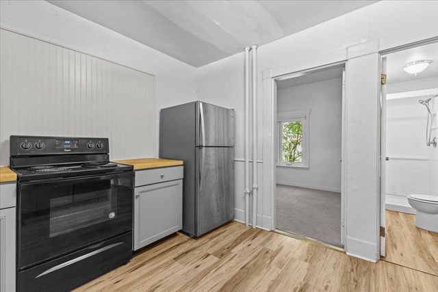 21 Hyde Street, Burlington, VT 05401