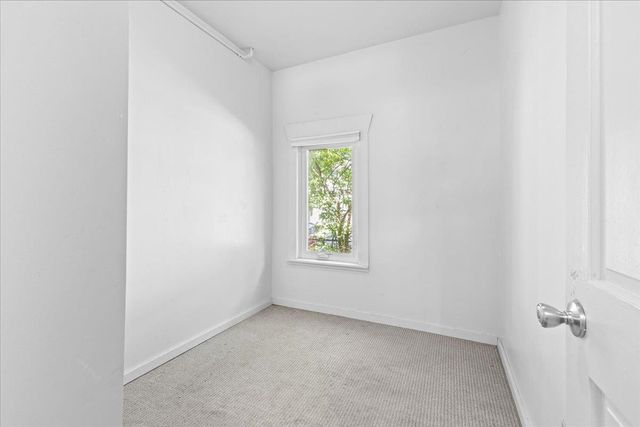 21 Hyde Street, Burlington, VT 05401