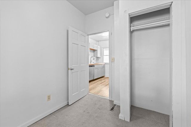 21 Hyde Street, Burlington, VT 05401