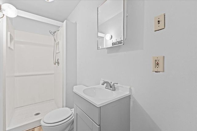 21 Hyde Street, Burlington, VT 05401