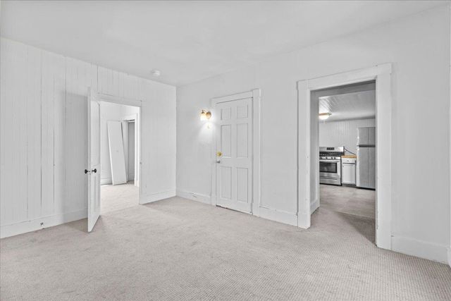21 Hyde Street, Burlington, VT 05401