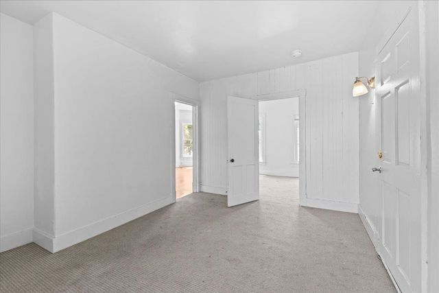 21 Hyde Street, Burlington, VT 05401