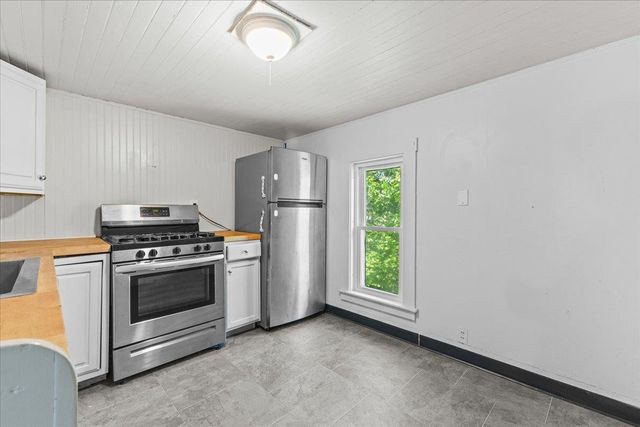 21 Hyde Street, Burlington, VT 05401