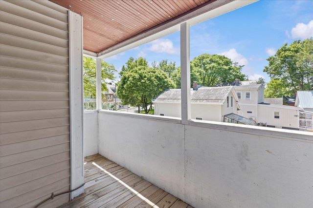 21 Hyde Street, Burlington, VT 05401