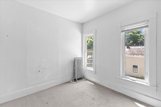 21 Hyde Street, Burlington, VT 05401