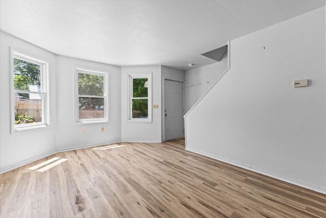 21 Hyde Street, Burlington, VT 05401